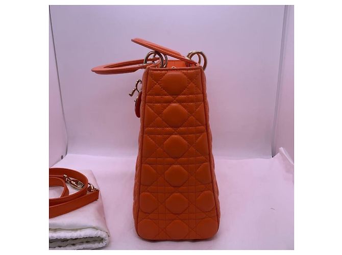 Borsa Dior Duchess in suede arancione con chiusura dorata - vista 3