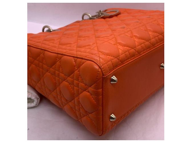 Borsa Dior Duchess in suede arancione con chiusura dorata - vista 4
