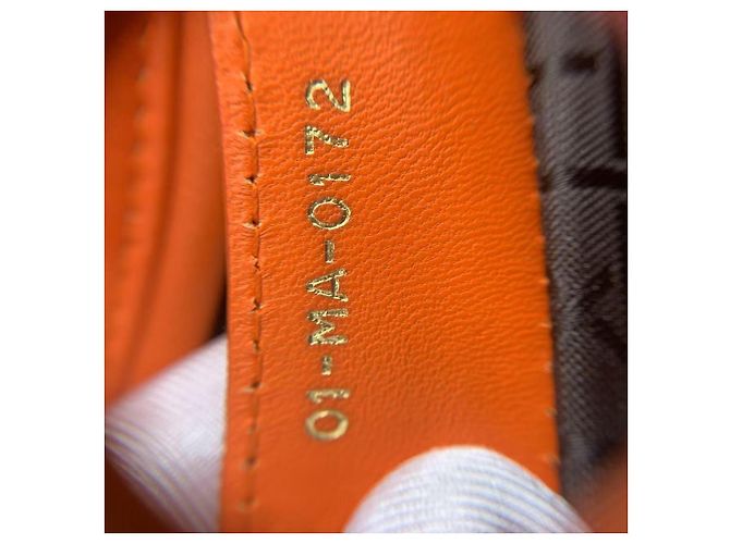 Borsa Dior Duchess in suede arancione con chiusura dorata - vista 7