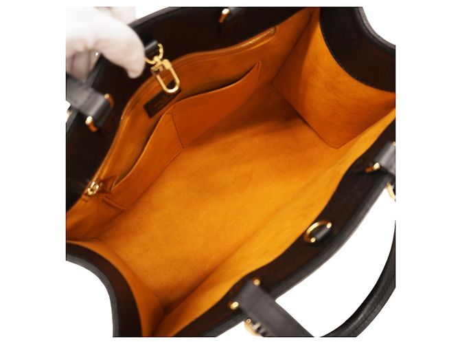 Borsa tote OnTheGo MM in Monogram Empreinte Louis Vuitton Nero - vista 4