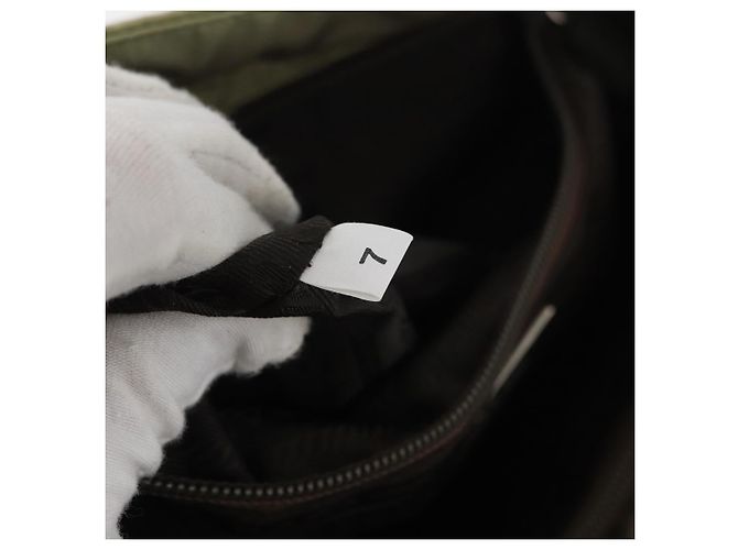 PRADA Bolso de mano de nailon verde plata Auth 176258 - vista 11