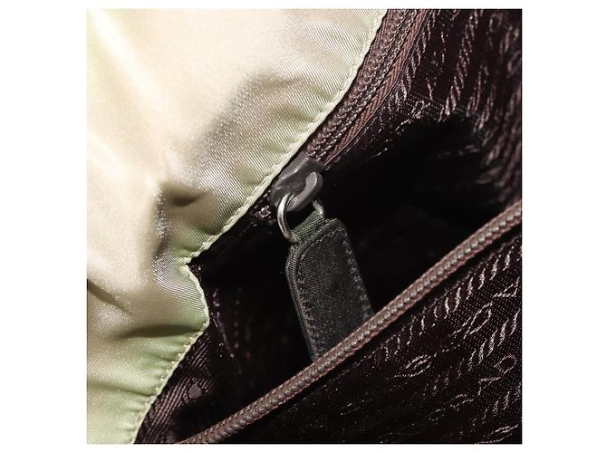 PRADA Bolso de mano de nailon verde plata Auth 176258 - vista 26