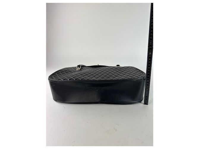 Comme Des Garcons Vintage Comme des Garçons patentiertes, gesteppte Handtasche in Schwarz - Ansicht 10
