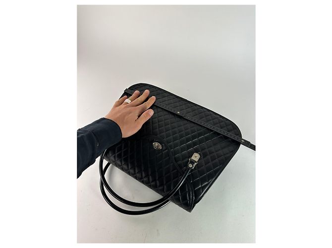 Comme Des Garcons Vintage Comme des Garçons patentiertes, gesteppte Handtasche in Schwarz - Ansicht 8
