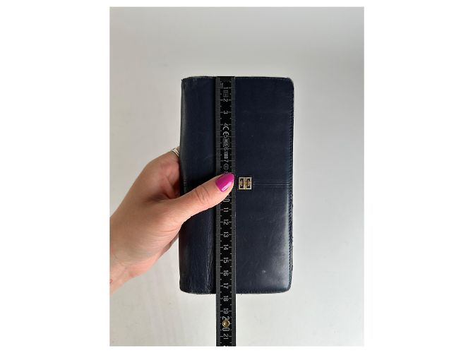 Vintage Givenchy Long Bifold Wallet Navy Leather Blue - view 8