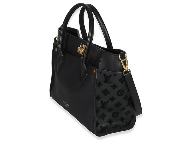 Onthego Louis Vuitton Monogram in pelle di vitello nera Tufting On My Side MM Nero - vista 3