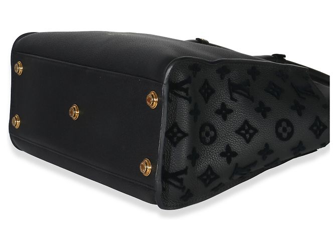 Onthego Louis Vuitton Monogram in pelle di vitello nera Tufting On My Side MM Nero - vista 6