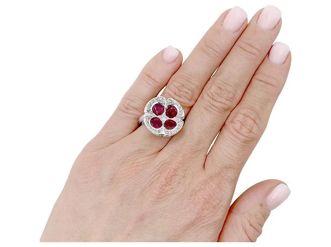 Autre Marque Anello "Fiore", oro bianco, rubini sintetici e diamanti. - vista 5