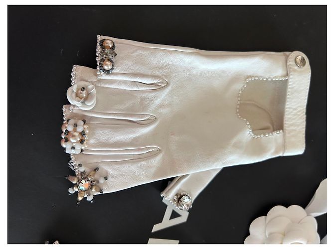 Luvas Chanel brancas sem dedos de camurça de cordeiro com pérolas e cristais Branco - vista 15