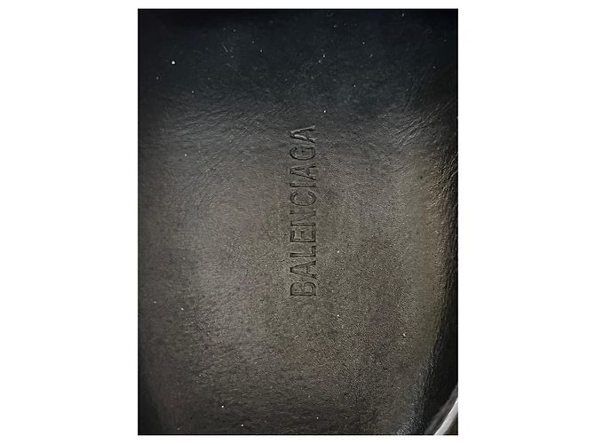 Schwarze Derby-Schuhe aus Leder mit dicker Sohle Balenciaga - Ansicht 14