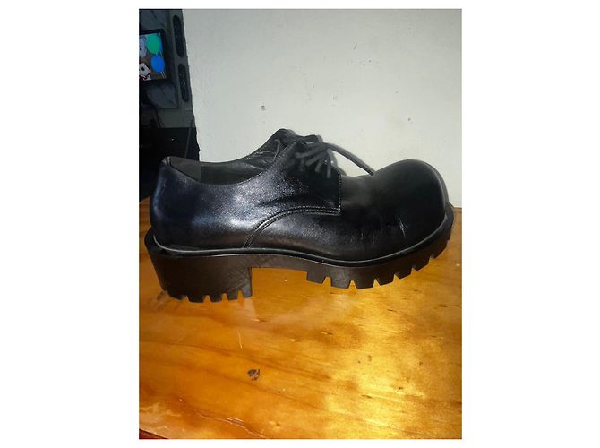 Schwarze Derby-Schuhe aus Leder mit dicker Sohle Balenciaga - Ansicht 6