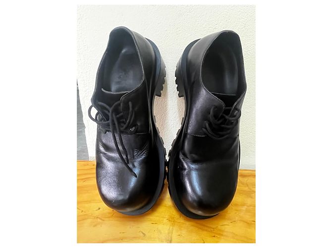 Schwarze Derby-Schuhe aus Leder mit dicker Sohle Balenciaga - Ansicht 8