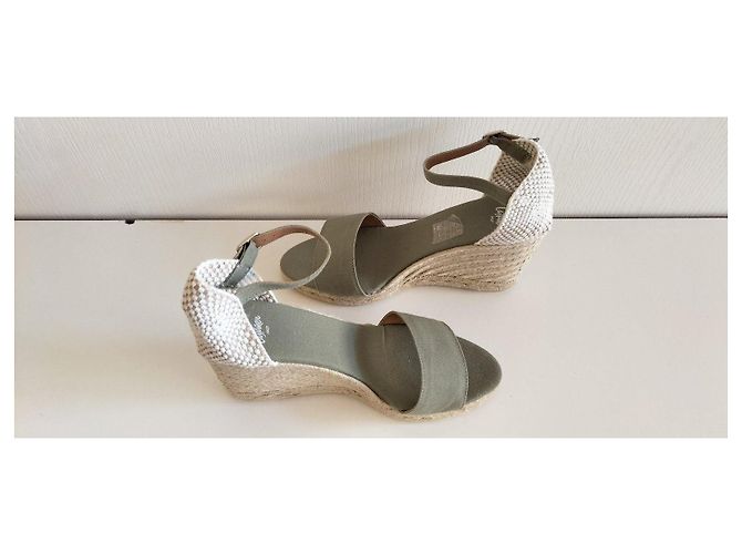 Espadrillas con zeppa Castaner taglia 40. Beige Verde - vista 12