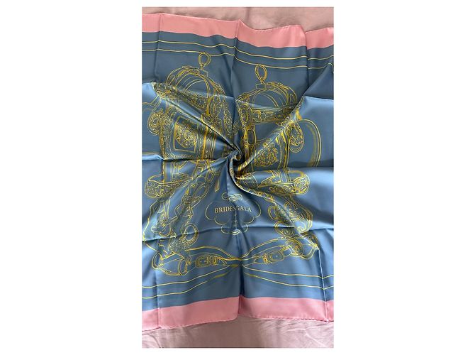Hermès Foulard quadrato double face "Brides de Gala" Rosa Blu D'oro Verde - vista 11