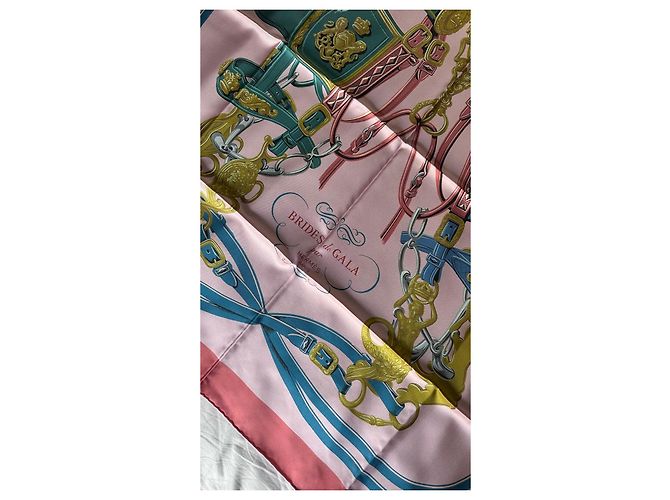 Hermès Foulard quadrato double face "Brides de Gala" Rosa Blu D'oro Verde - vista 3