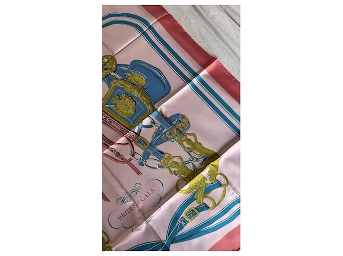 Hermès Foulard quadrato double face "Brides de Gala" Rosa Blu D'oro Verde - vista 7