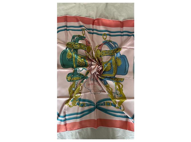 Hermès Foulard quadrato double face "Brides de Gala" Rosa Blu D'oro Verde - vista 8