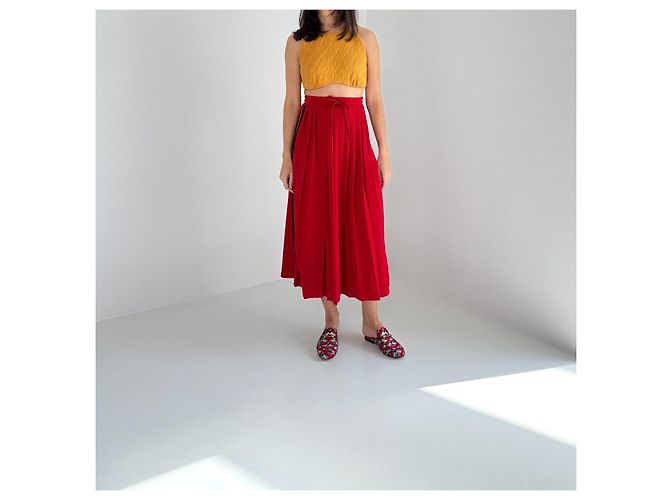 Falda plisada Gucci roja con rayas laterales azul marino - vista 2