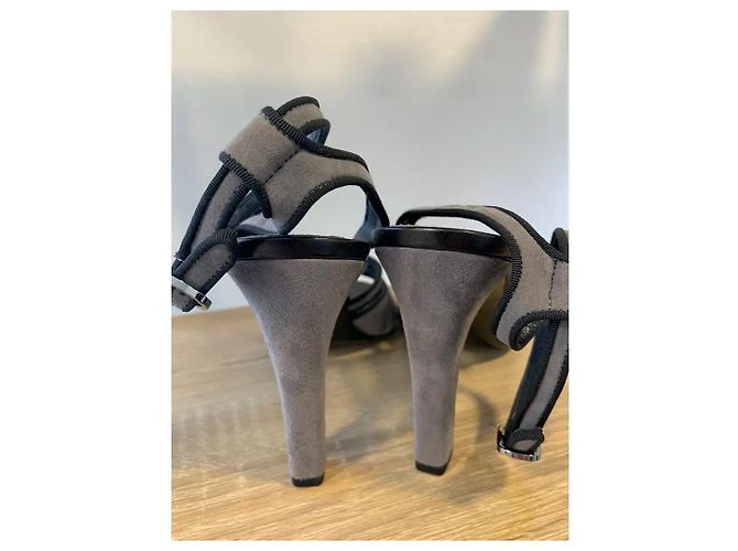 Sandali Céline in suede grigio taglia 40 - vista 6