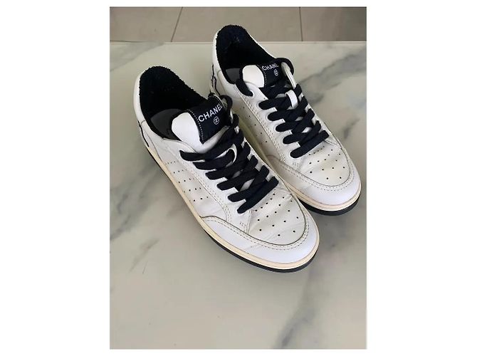 Sneaker Chanel in pelle bianca Bianco - vista 5