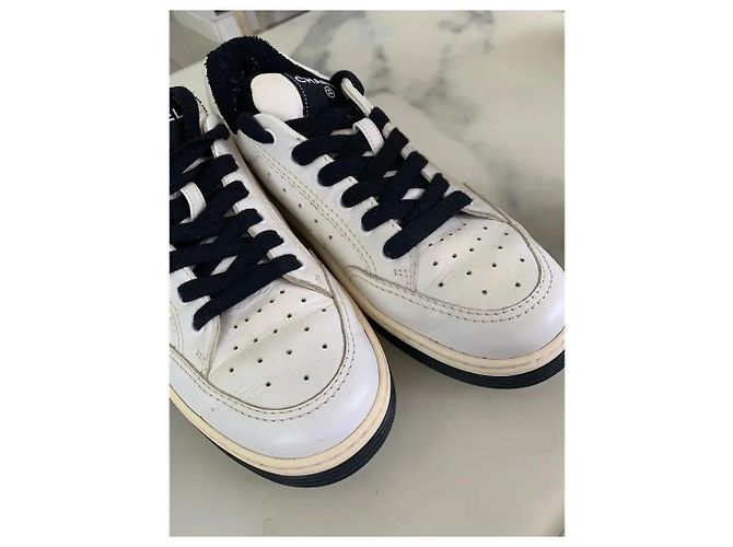 Sneaker Chanel in pelle bianca Bianco - vista 6