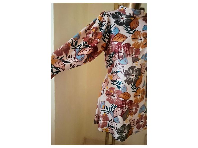 Autre Marque Lumina Kleid mit Blumenmuster Braun Pink Rot Beige Grün Gelb Dunkelbraun Hellblau - Ansicht 3