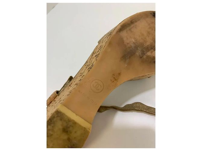 Sandali Chanel in pelle dorata e sughero D'oro - vista 5