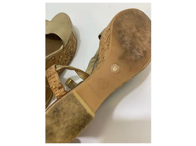 Sandali Chanel in pelle dorata e sughero D'oro - vista 6