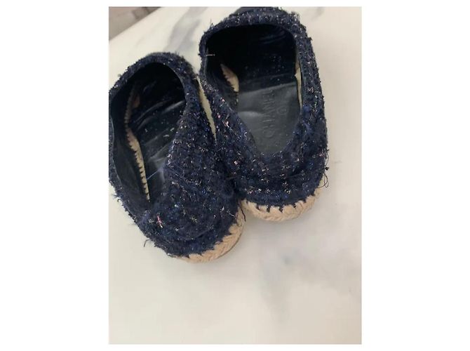 Espadrillas Chanel in tweed blu navy logo CC - vista 5