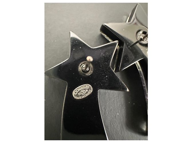 Coco Crush Orecchini Chanel CC Stelle in resina Nero - vista 5