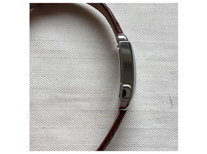 Reloj Coach Esfera Rectangular Beige Números Dorados Correa de Cocodrilo Marrón - vista 8