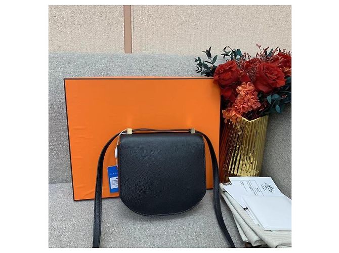 Bolso de mano Hermès Love Mosaic de cuero negro con cierre dorado - vista 2