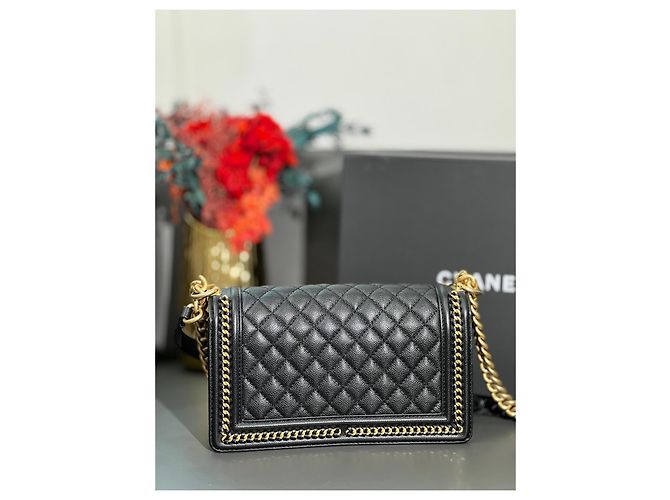 Borsa Chanel Leboy Medium in pelle lychee nera Nero - vista 2