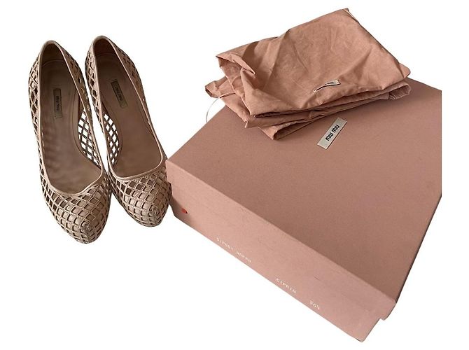Tacchi in pelle beige Miu Miu Rosa - vista 4