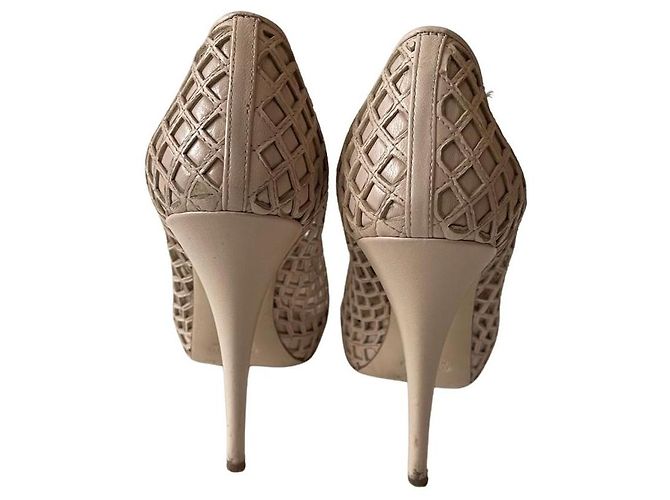 Tacchi in pelle beige Miu Miu Rosa - vista 5