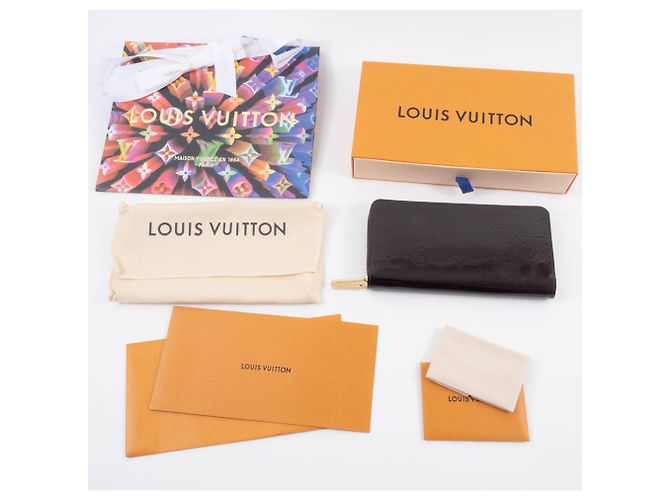 Portafoglio Zippy Louis Vuitton in Amarante Bordò - vista 16