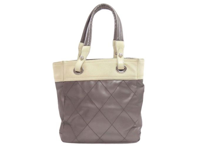 Borsa a mano Chanel Paris Biarritz PM Argento Bianco - vista 2