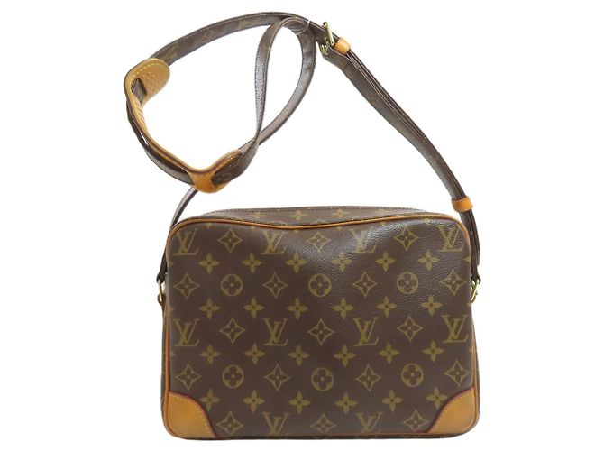 Borsa a Spalla Nile M45244 di Louis Vuitton Monogramma - vista 2