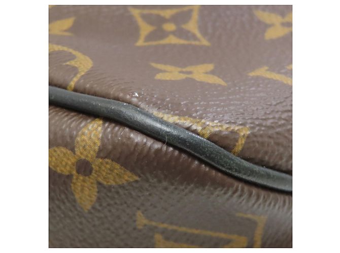 Borsa a Spalla Louis Vuitton M40935 District PM Monogram Macassar Marrone Nero Monogramma - vista 18