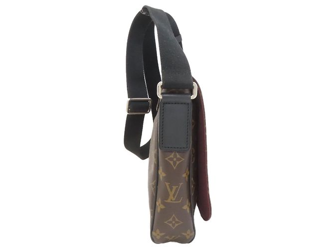 Borsa a Spalla Louis Vuitton M40935 District PM Monogram Macassar Marrone Nero Monogramma - vista 3