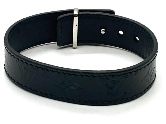 Bracciale Charm LV Shadow di Louis Vuitton - vista 2