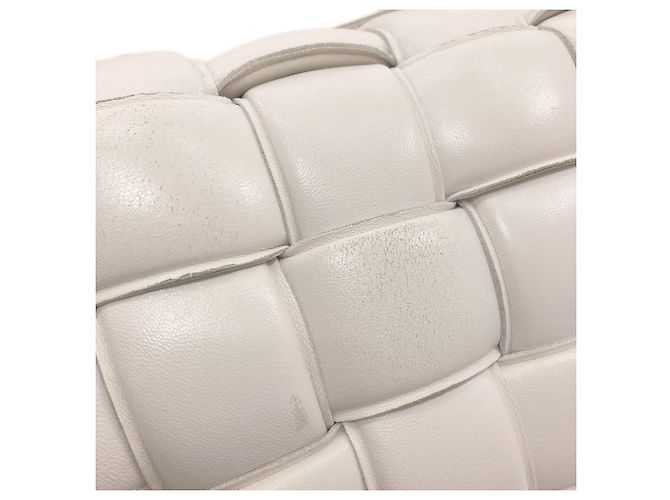 Borsa a Spalla Padded Cassette di Bottega Veneta Bianco - vista 13