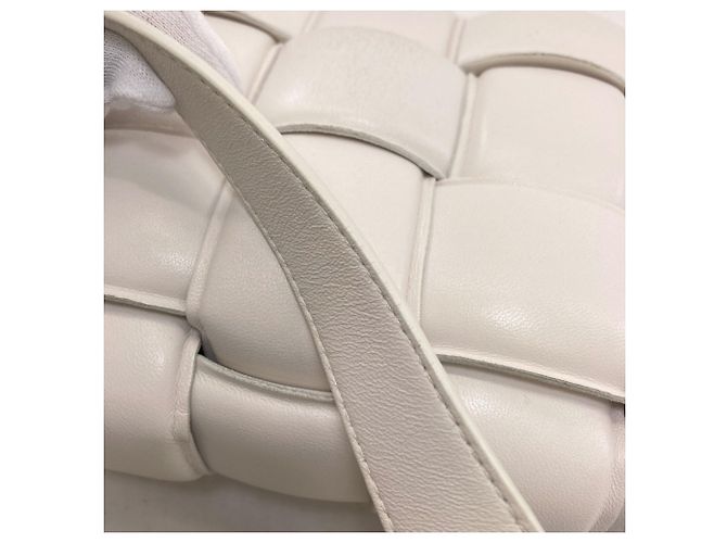 Borsa a Spalla Padded Cassette di Bottega Veneta Bianco - vista 15