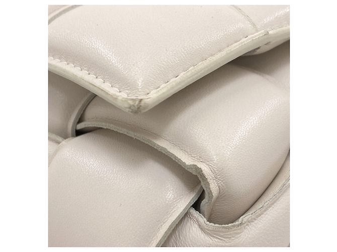 Borsa a Spalla Padded Cassette di Bottega Veneta Bianco - vista 18