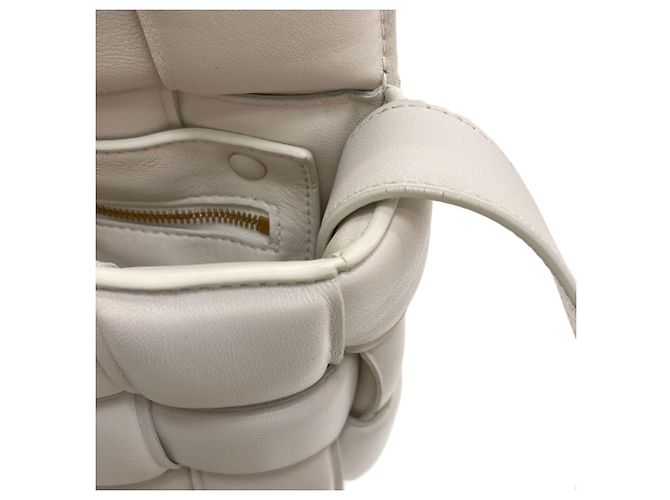 Borsa a Spalla Padded Cassette di Bottega Veneta Bianco - vista 8