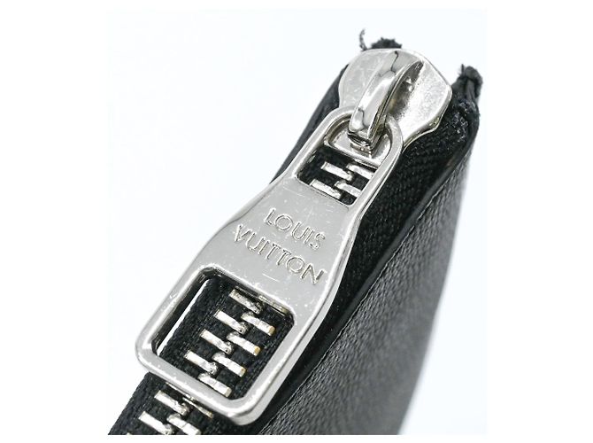 Borsa Clutch Pochette Jour GM Nera di Louis Vuitton Nero - vista 9