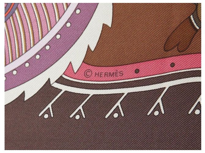 Aline Hermès BUFANDA HERMES LA VIDA DEL GRAN NORTE A. HONORE BUFANDA DE SEDA 90 CM Castaño - vista 9