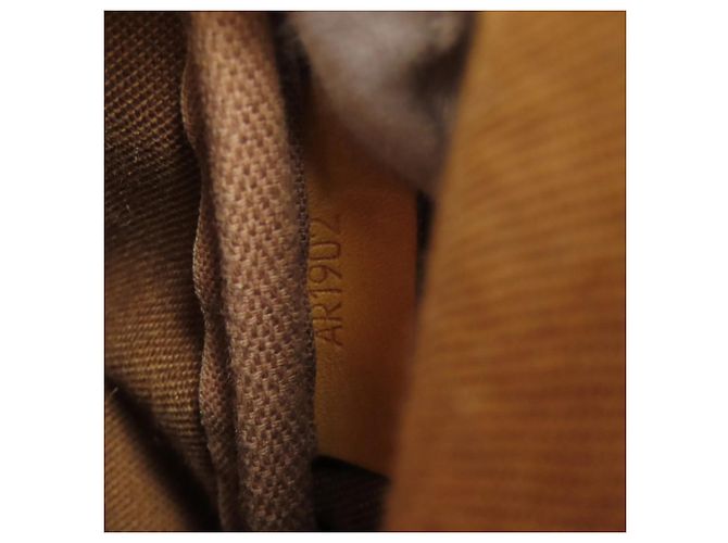 Borsa a Spalla Saumur MM M40710 Louis Vuitton Monogramma - vista 8