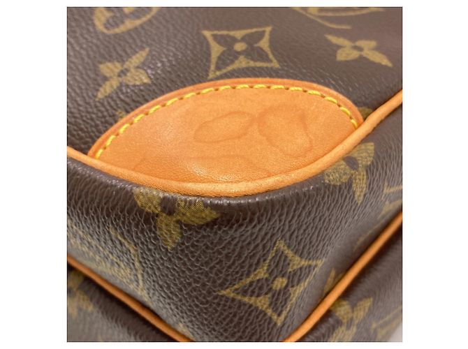 Bolsa de Ombro Amazon M45236 da Louis Vuitton Monograma - vista 12