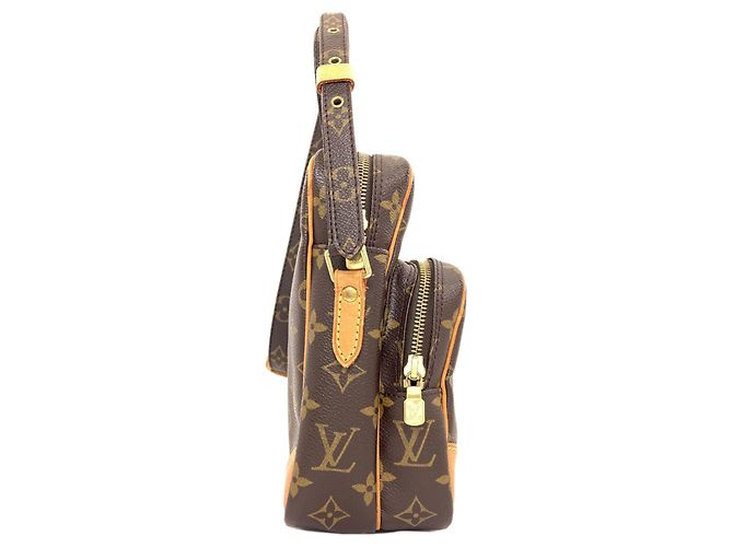 Bolsa de Ombro Amazon M45236 da Louis Vuitton Monograma - vista 3